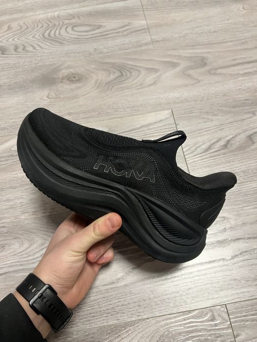 Кросівки Hoka Skyward