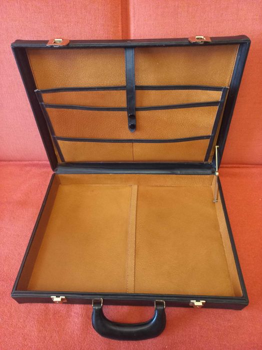 neseser skórzany firmy "Galskór"