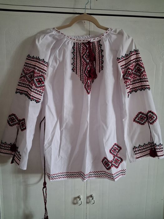 Вишиванка жіноча, М, з поясом