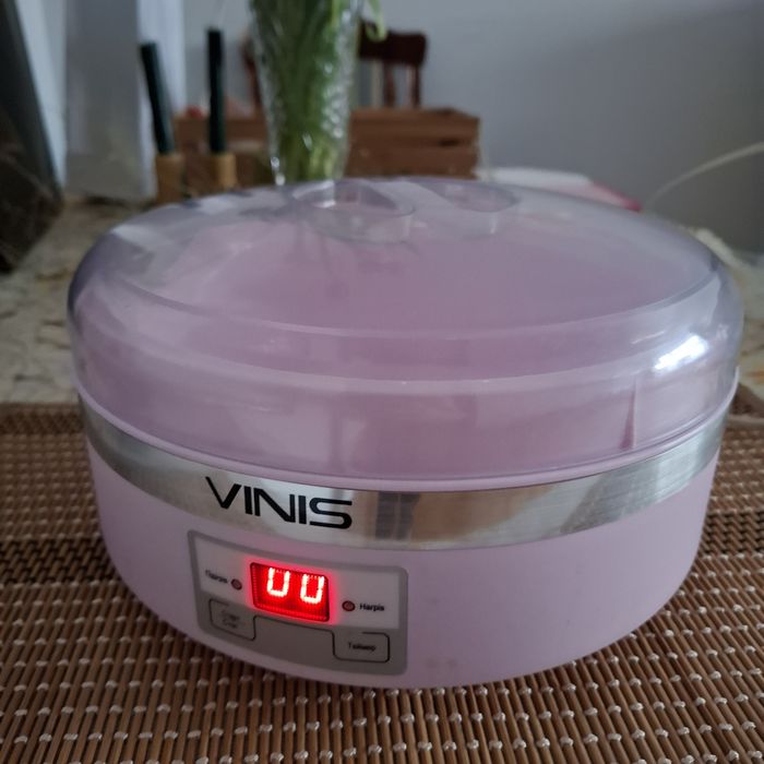 Йогуртниця vinis