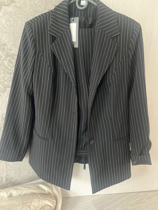 Продам костюм (новий)