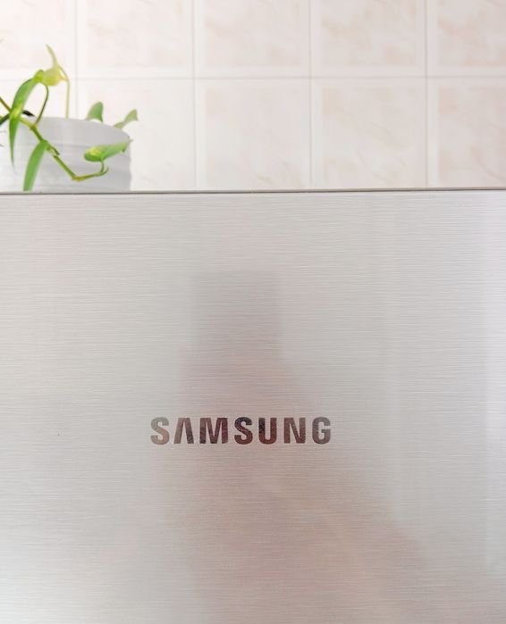 Frigorífico Combinado SAMSUNG, No Frost - 185.3 cm - 340 L - Inox - engC