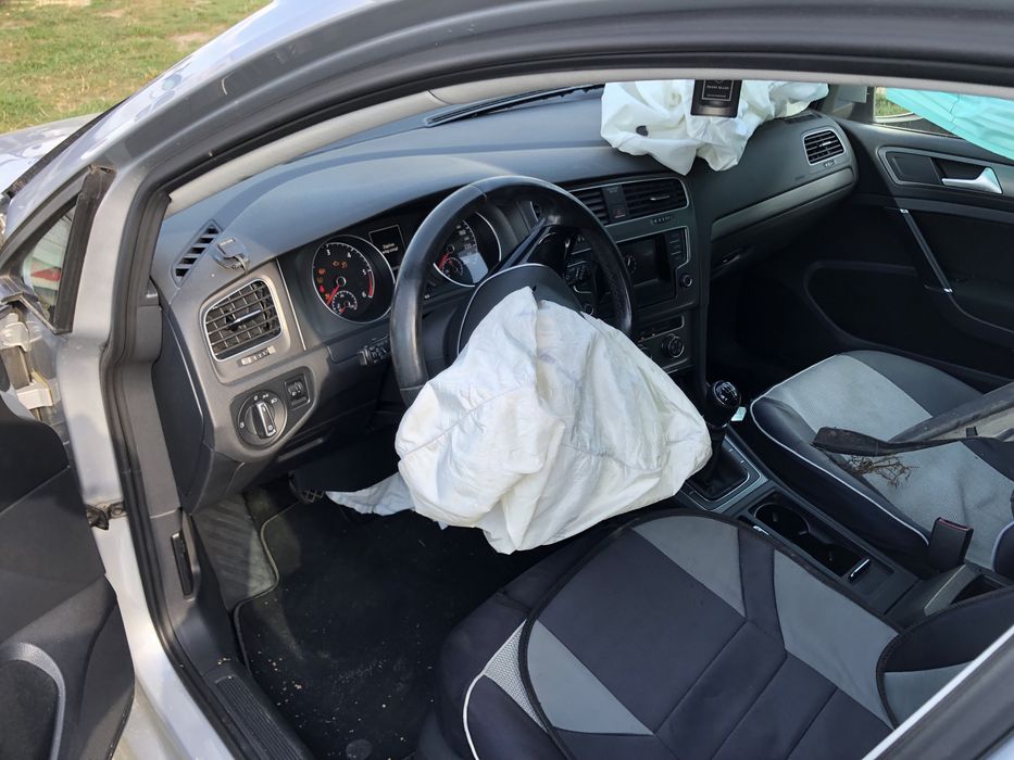 Golf 7 1,6 tdi uszkodzony