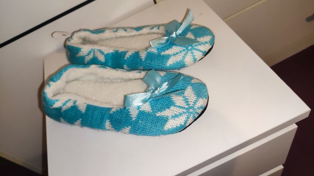 Kapcie wsuwane ciepłe rozmiar 37 i 41