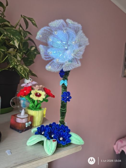 Świecący kwiat DIY. Lampka nocna