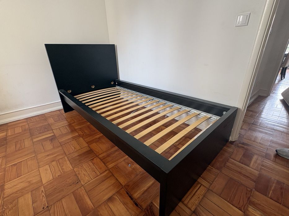 Estrado cama IKEA com colchão opcional