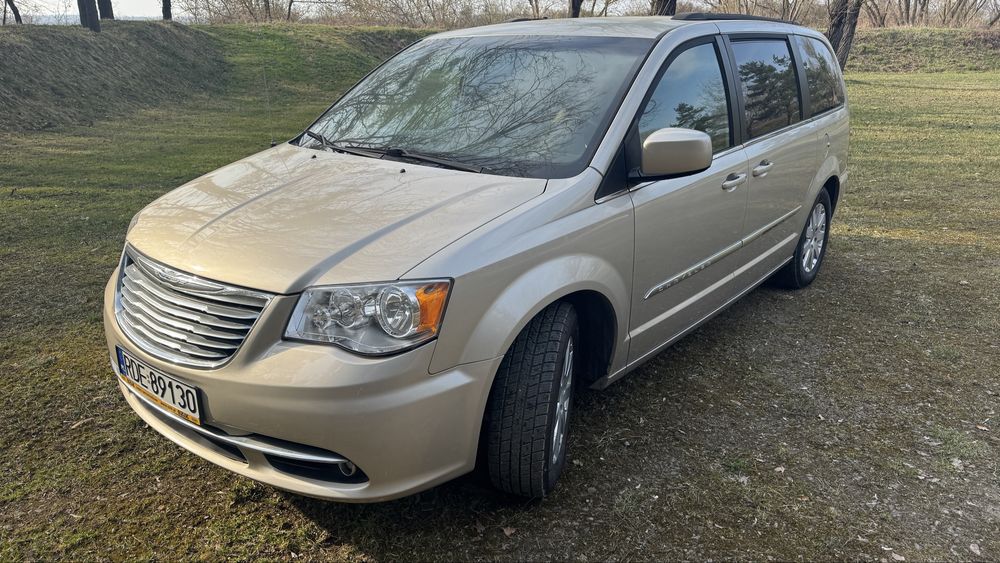 Chrysler Town&Cuntry wersja 7 osobowa BEZWPADKOWY