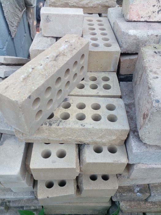 Кирпич рванный, огнеупорный, плитка Остатки, гранитная плита