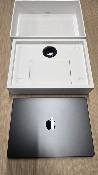 Apple MacBook Pro 14.2"