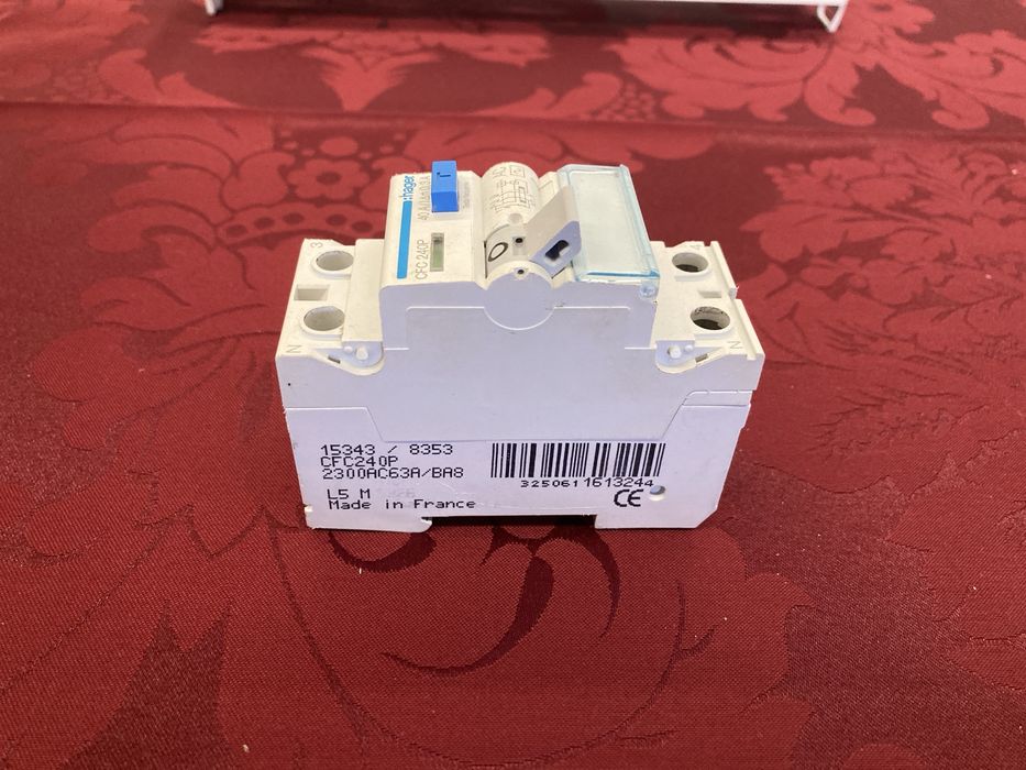 Inversor Energia Elétrica SAJ R5-4K-S2-15 c/ 4 Disjuntores