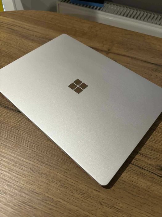 Microsoft Surface Laptop Go 8/256GB Dobroń Duży • OLX.pl