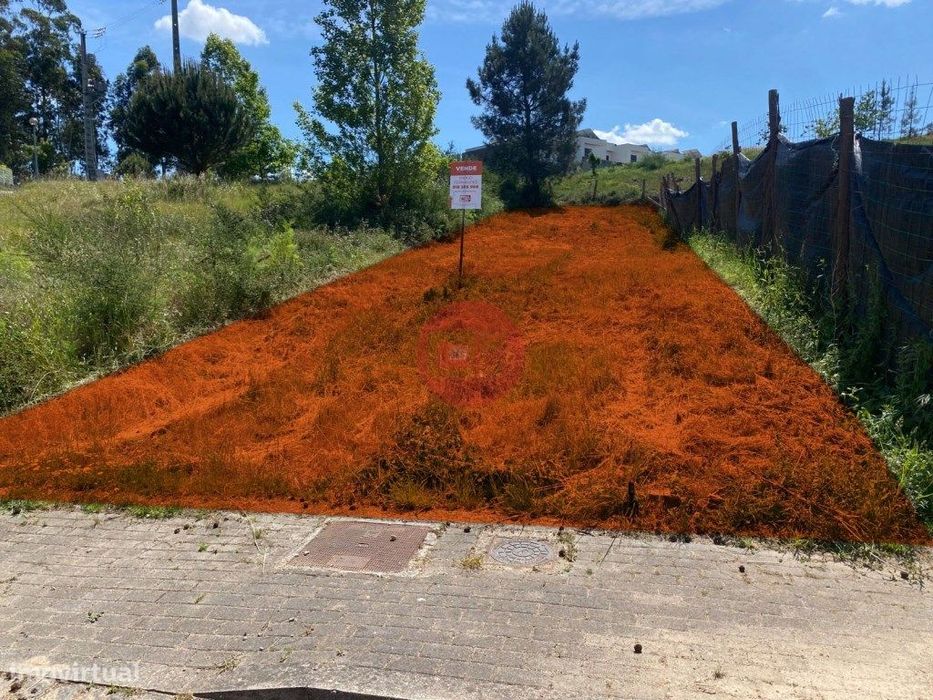 Lote de Terreno para Construção — Martim, Braga