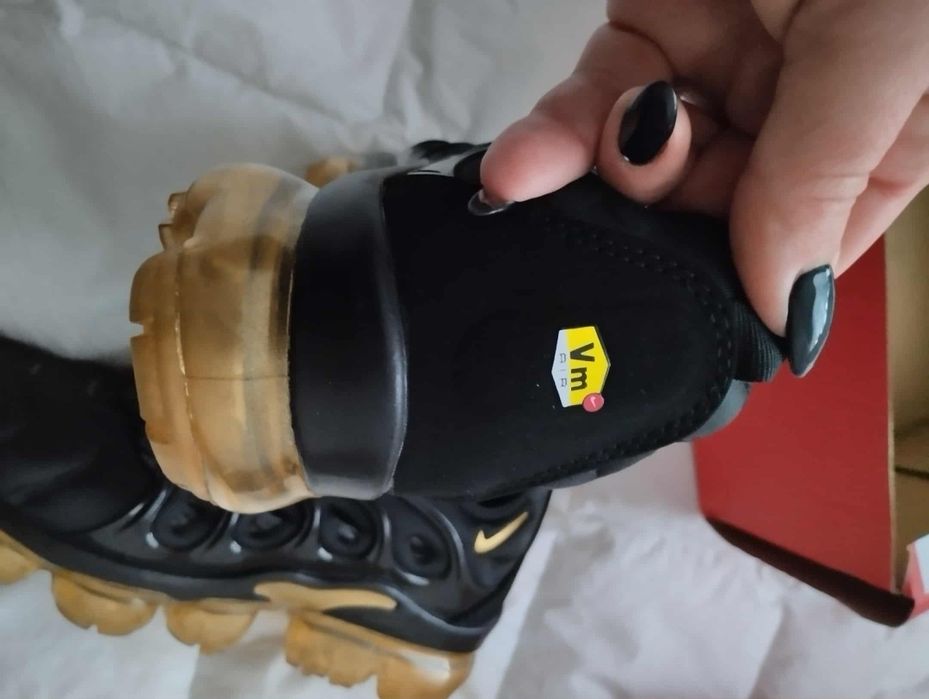 Buty Nike Vapormax plus złote rozmiar 40