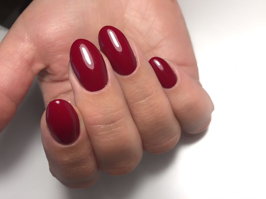 Маникюр, педикюр, наращивание ногтей.