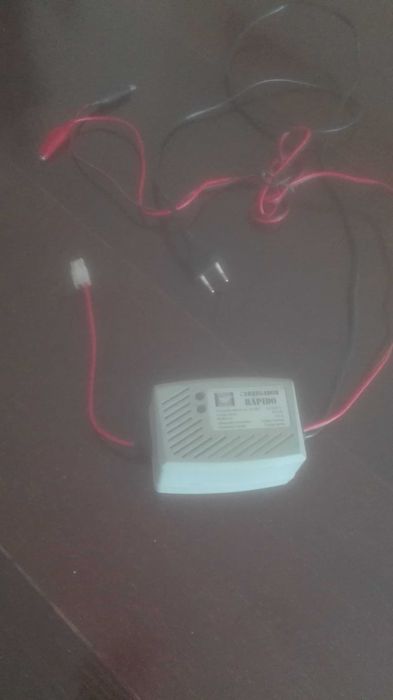 Carregador para baterias de carros ou barcos para modelismo