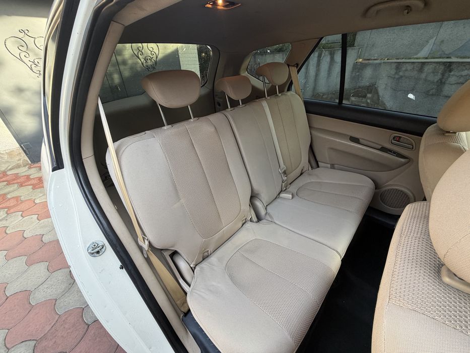 Продам Kia Carens 2009 год 2.0 Бензин Автомат