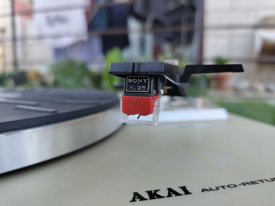 Gira discos Akai AP-B20C