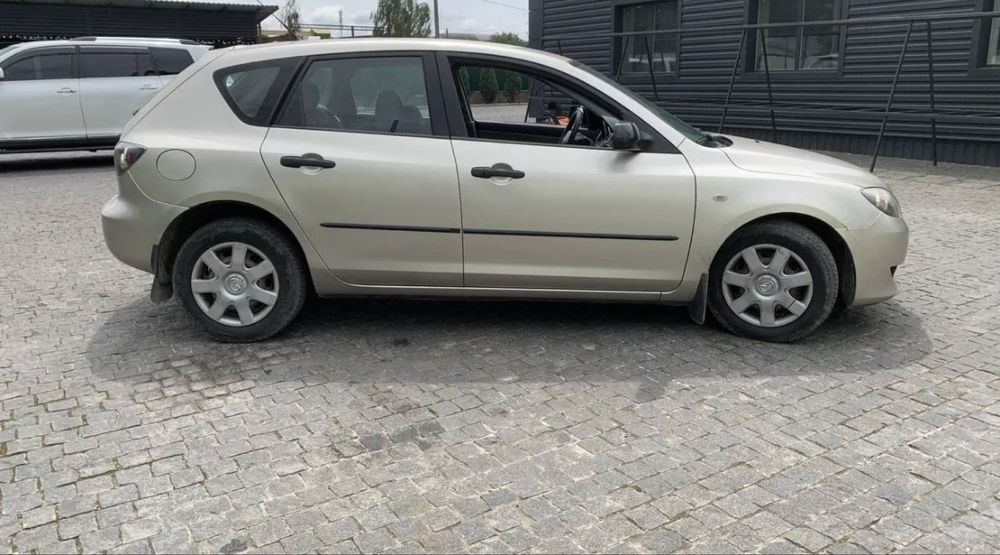 Mazda 3 гарний стан
