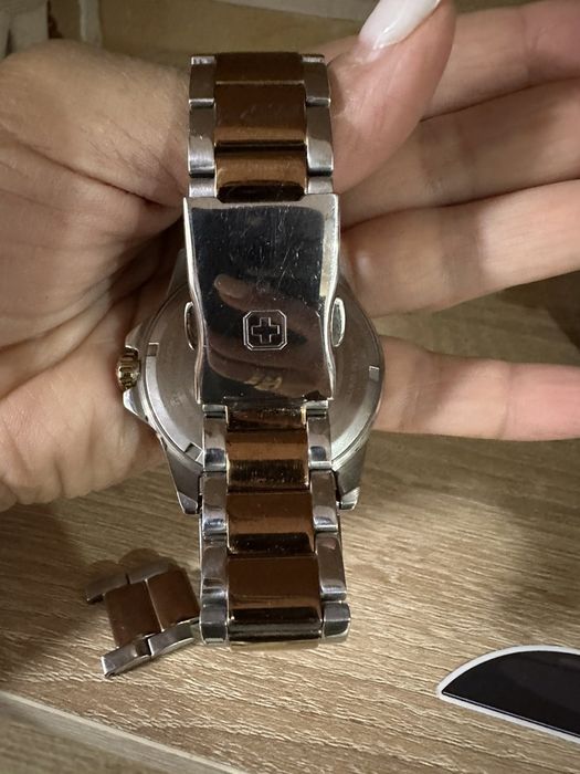 Часы Hanova Swiss made