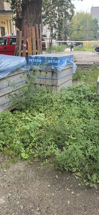 Materiały betonowe – krawężniki, obrzeża, palisady – cały zestaw