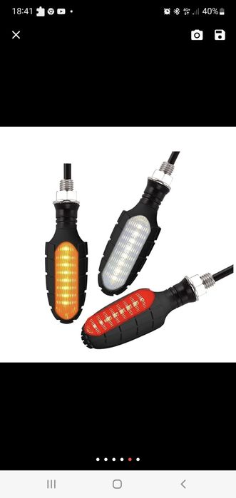 Piscas novos de mota com luz de presença