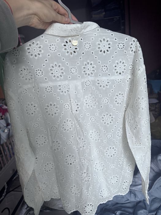 Bawelniana biala koszula z haftem angielskim ochnik