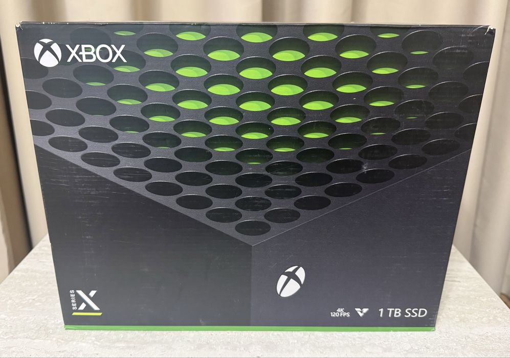 Ігрова консоль Xbox Series X + Навушники Xbox