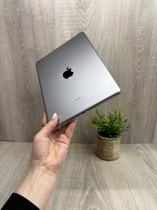 iPad 6 32 ГБ Wi-Fi