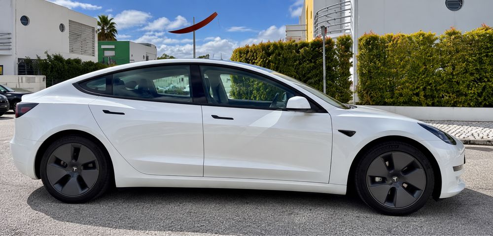 Tesla Model 3 12/2021 LFP Standard range plus