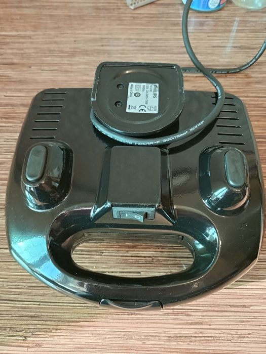 Бутербродница сэндвичница Philips HD2383