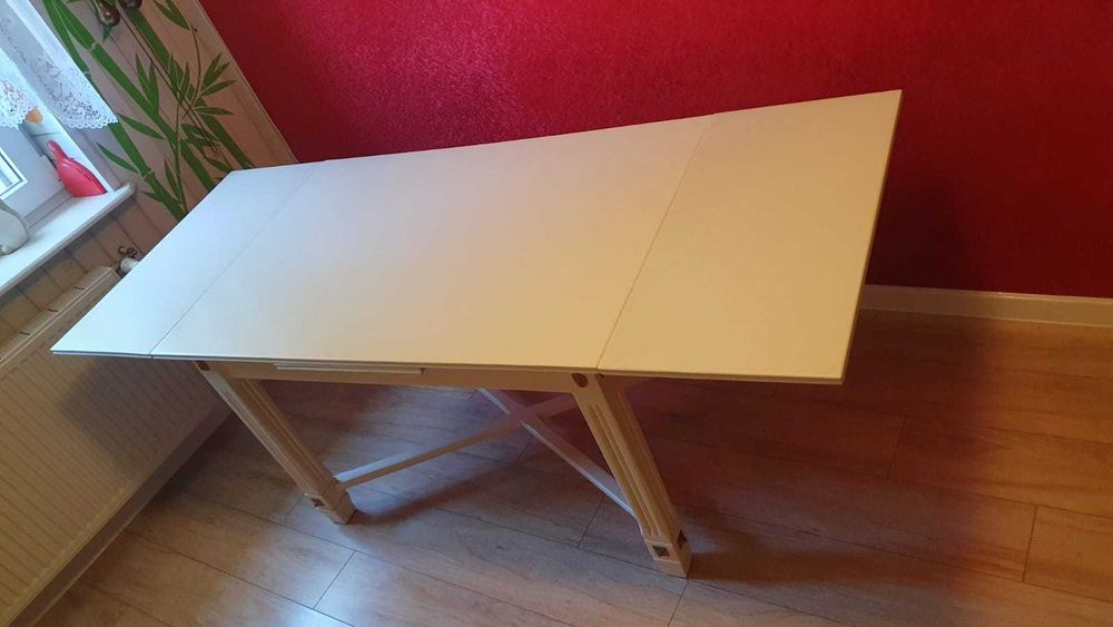 Stół secesyjny z 6 - krzesłami - zestaw