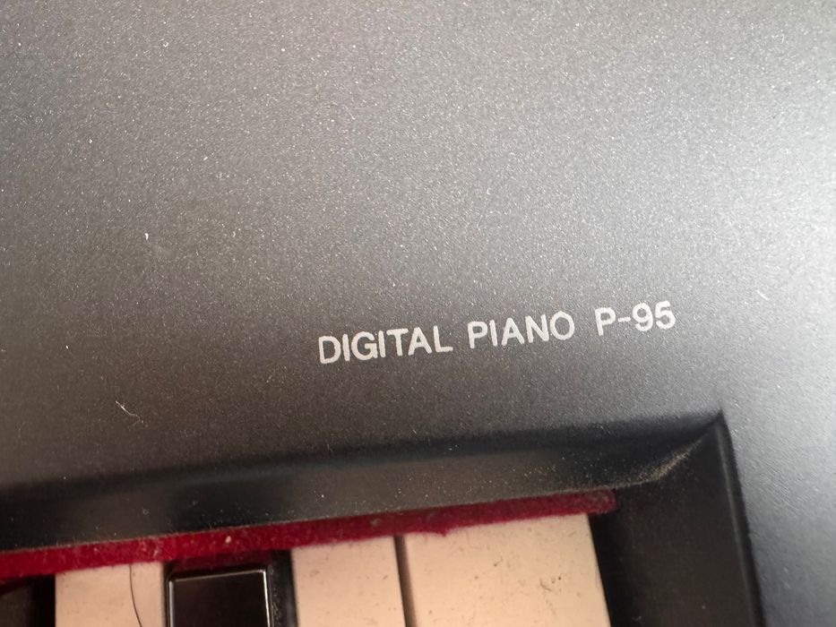 Yamaha P-95 pianino