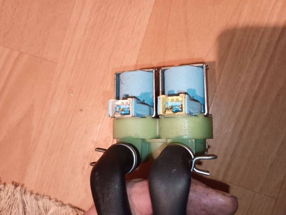 Elektrozawór dwudrożny pralki Beko