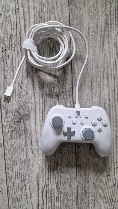 Przewodowy kontroler PowerA do Nintendo Switch – Biały