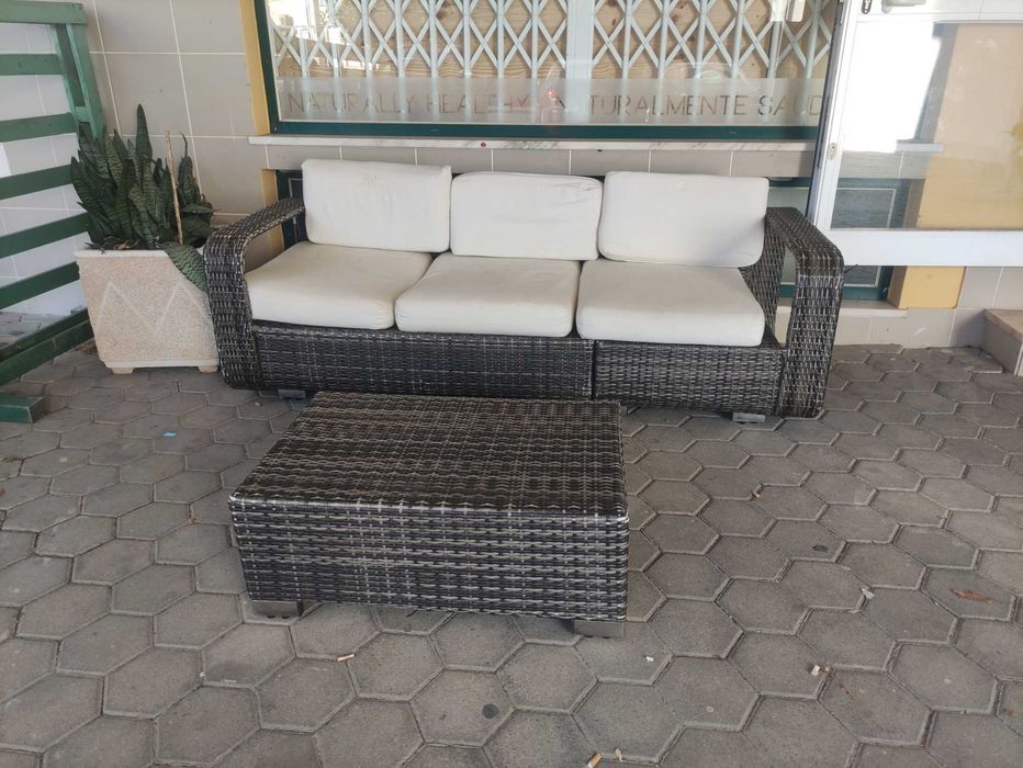 Sofá de Jardim com Mesa em Vime