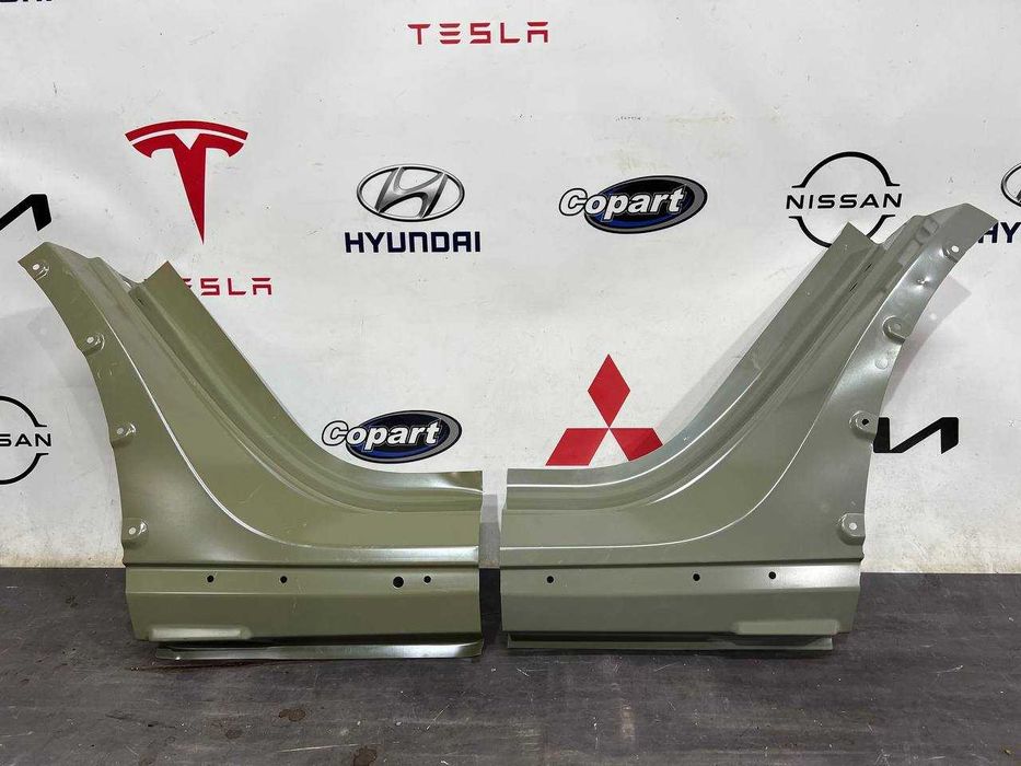 Рем вставка-фільонка задня Tesla Model Y 2022-2024 нові оригінал