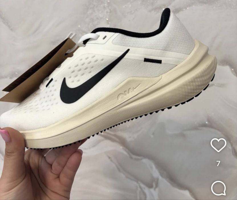 Кросівки жіночі  Nike Air Zoom Winflo10