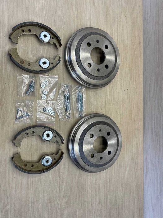 Комплект або роздріб задніх барабанних гальм (гальмівні колодки + барабани + монтажний набір) Fiat Regata, Ritmo, Fiorino, Uno, Seat Ibiza