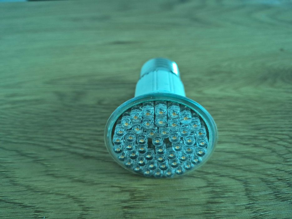 Inteligentna Żarówka Matter RGB LED E27 Moes MWB-TDA9-RCW-E27 Tuya + Gratis