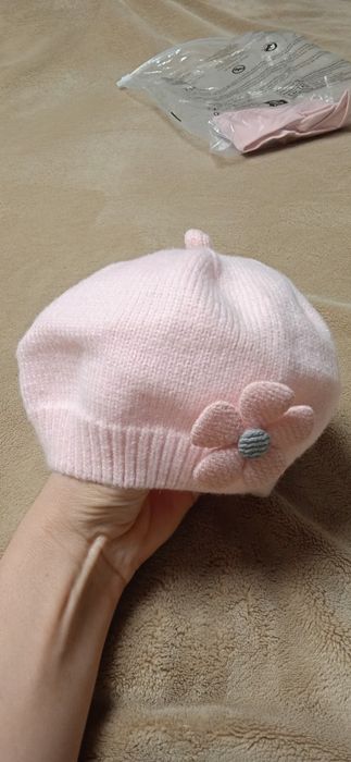 Берети весняні на дівчинку