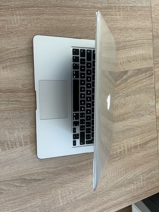 MacBook Air 13” 2015 | i5 | 8GB RAM | 128GB SSD | Sprawny