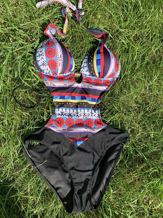 Продам купальник суцільний на L розмір.