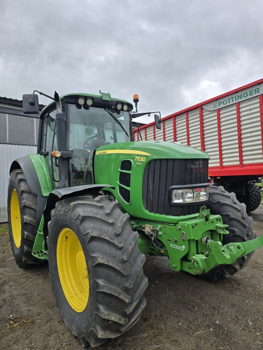 John Deere  7530