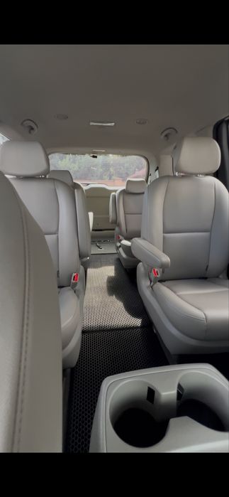 Kia Carnival 2017 з Кореї. 7 місць. Дизель 2.2. Ідеальний стан