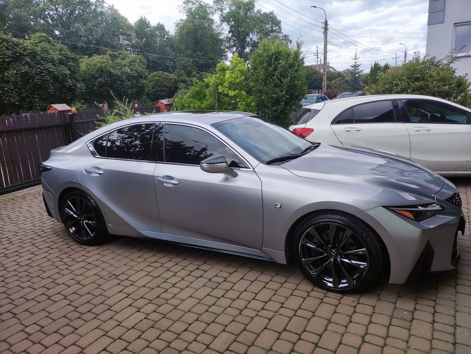 Lexus IS