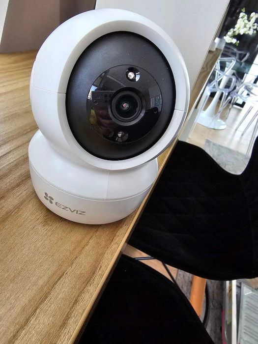 IP Камера відеоспостереження поворотна Ezviz H6C Wi-Fi