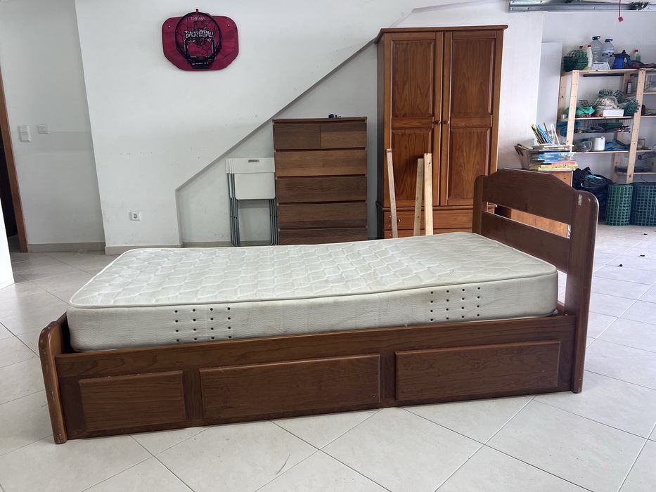 Cama de corpo e meio