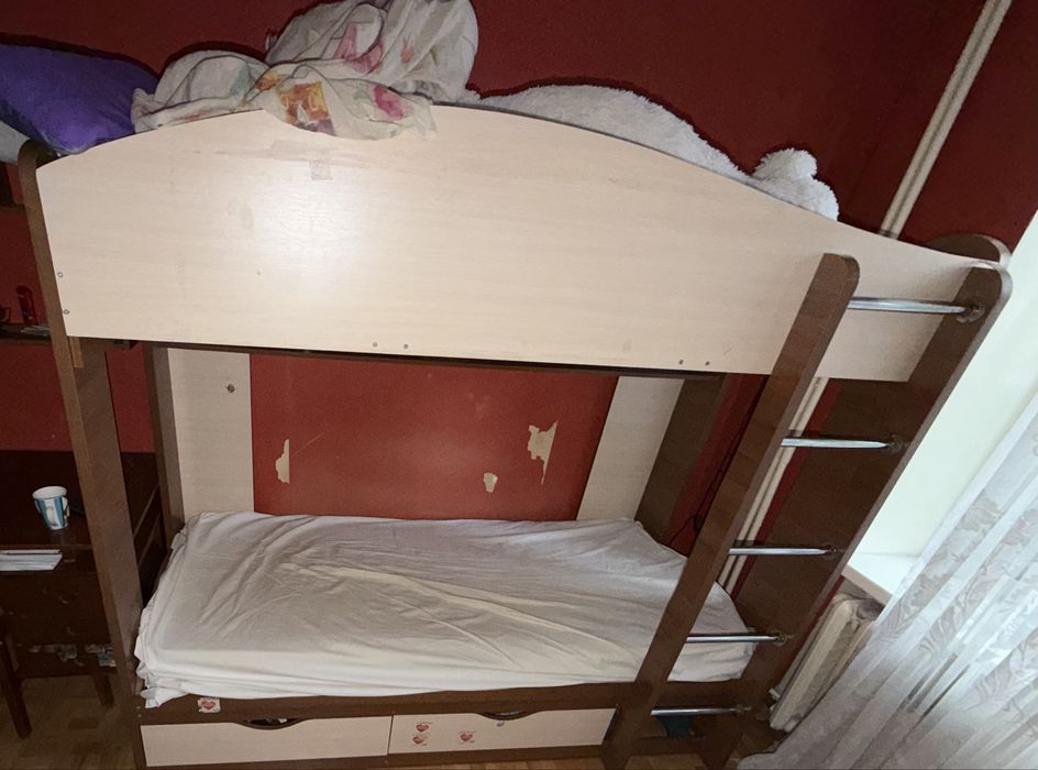 Двухъярусная кровать