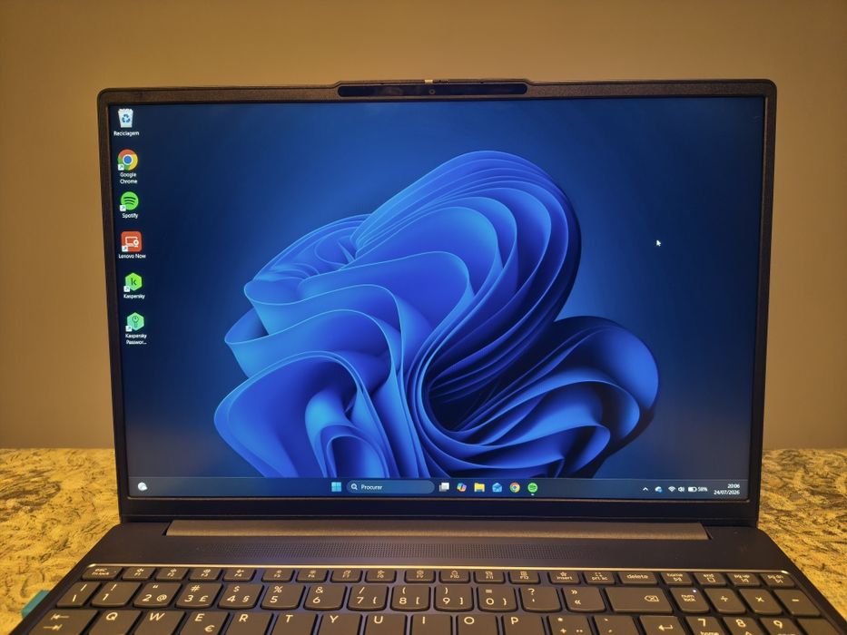 Lenovo IdeaPad Slim 3 – Como Novo | Ryzen 7 | 16 GB RAM | SSD 1 TB | Garantia 4 Anos