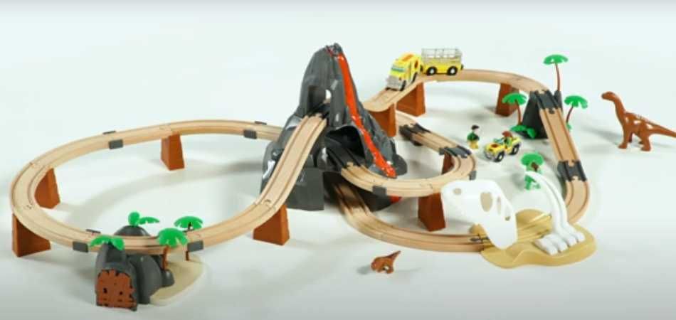Comboio madeira Ikea e comboio madeira Parque Dino